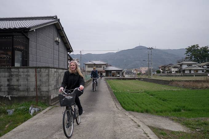 Alice cycling around town