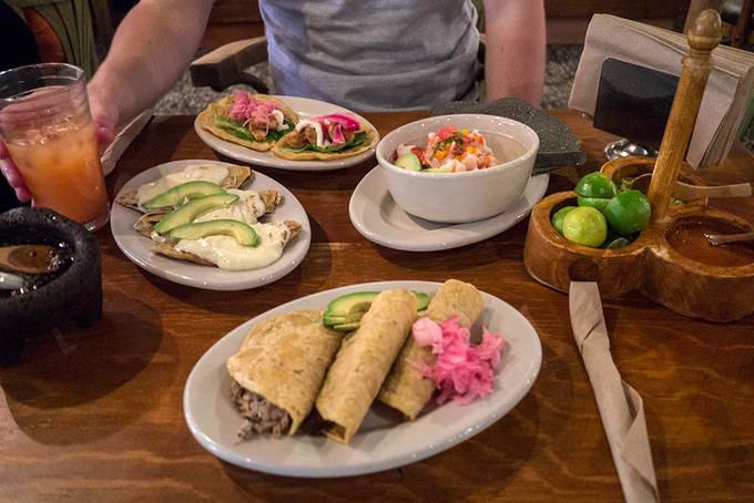 Antojitos at El Parnita