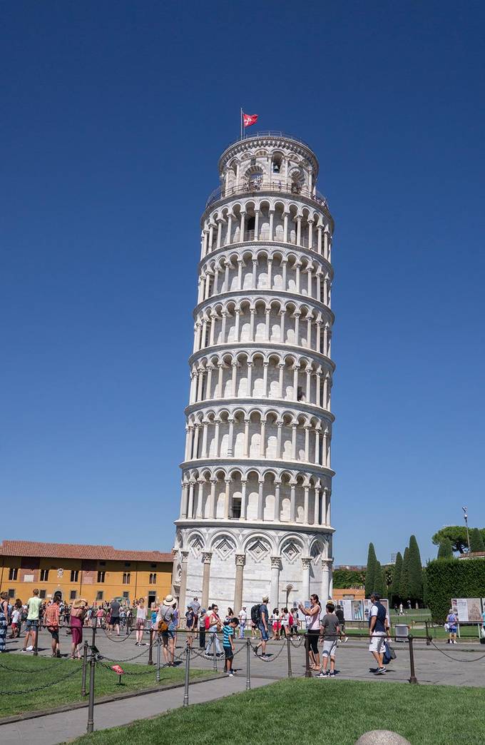 The leaning tower