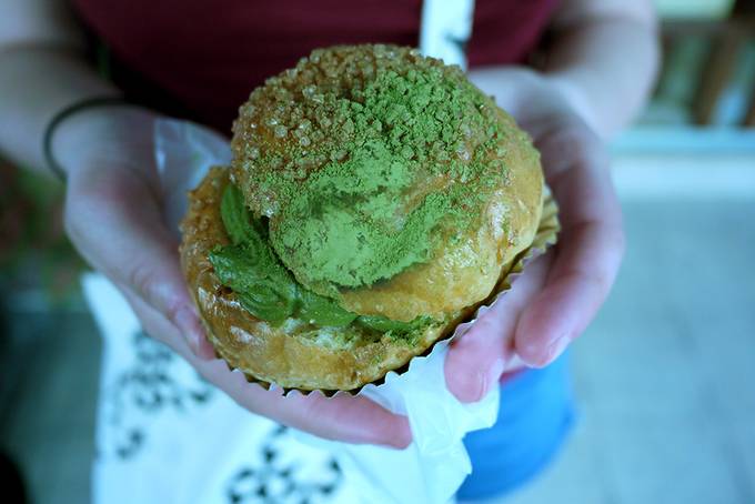 matcha cream pastry