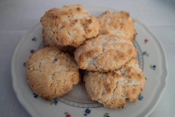 Amaretti biscuits