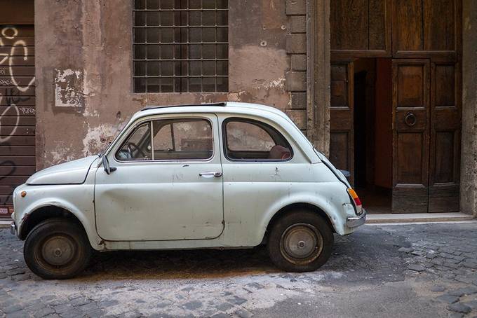 A cute car in Monti