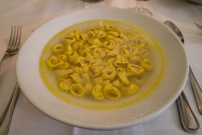 Tortellini in brodo