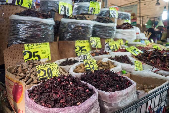 Dried hibiscus flowers