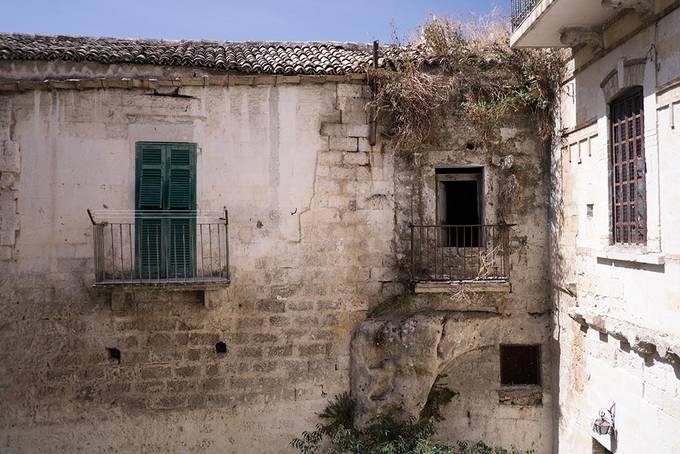 The crumbling buildings